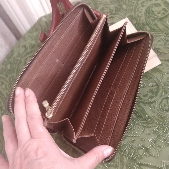 Louis Vuitton Zippy Monogram Wallet - Picture 8 of 16